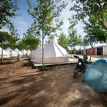 Albergue Zaragoza Camping Hostel *