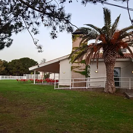 Albergue Zaragoza Camping 호스텔 *