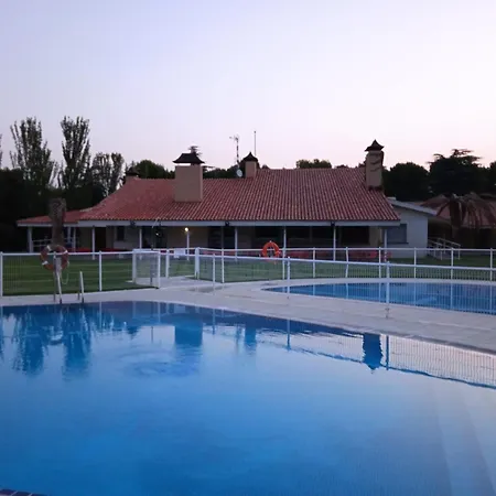 호스텔 Albergue Zaragoza Camping *