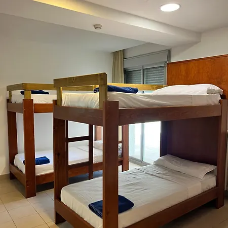 Albergue Zaragoza Camping Hostel *