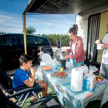 Albergue Zaragoza Camping Hostel
