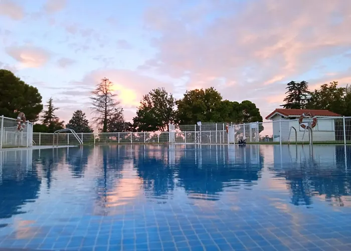 Albergue Zaragoza Camping Hostel