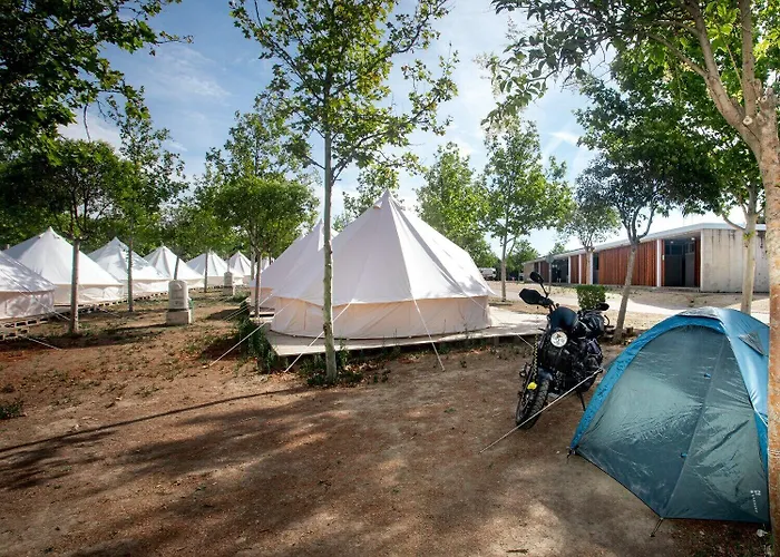 Albergue Zaragoza Camping Hostel *